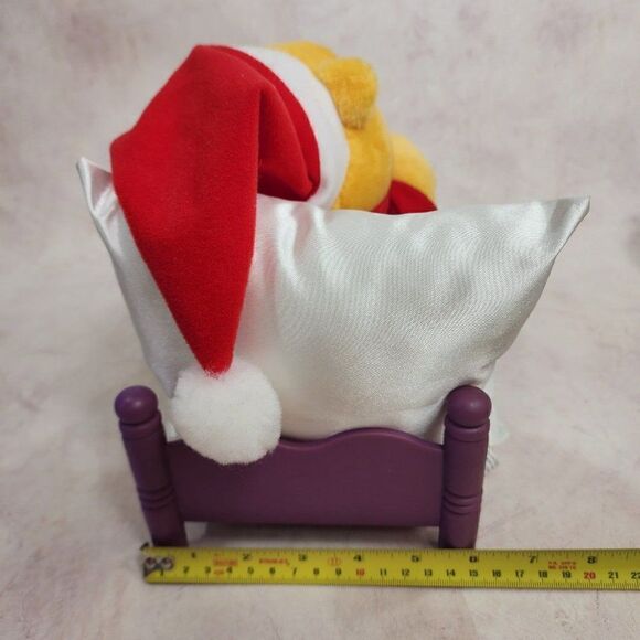 Large Talking Winnie the Pooh in Bed Disney Christmas Vintage Rare - Picture 7 of 10